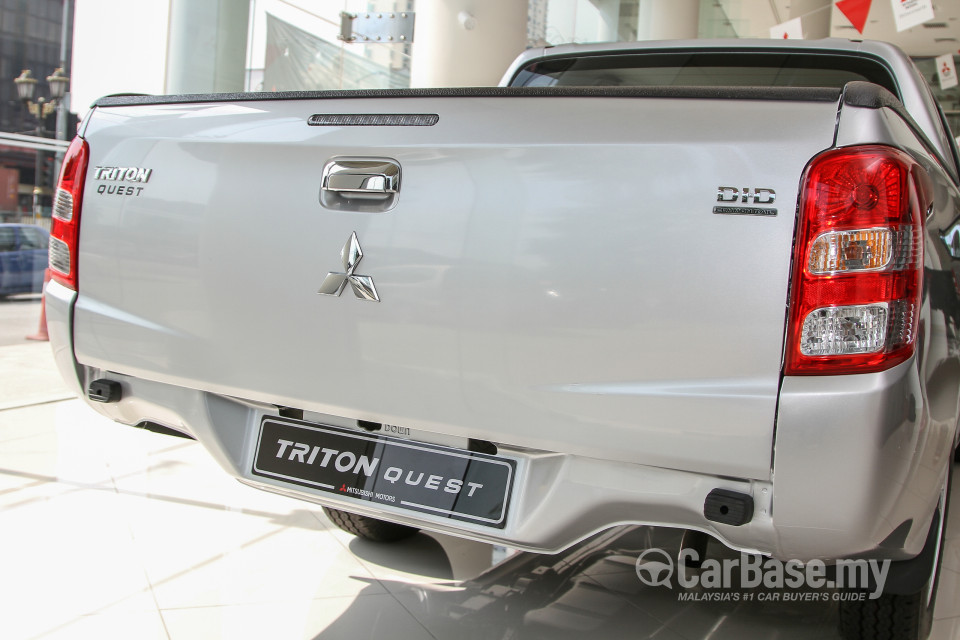 Mitsubishi Triton Mk2 (2015) Exterior