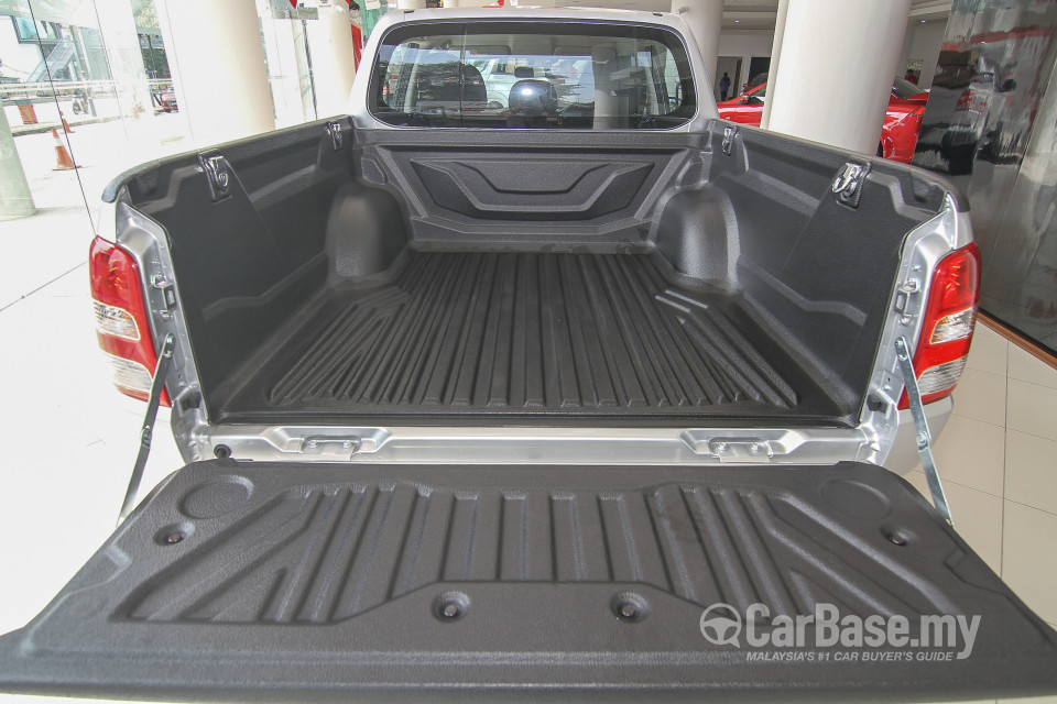 Mitsubishi Triton Mk2 (2015) Exterior