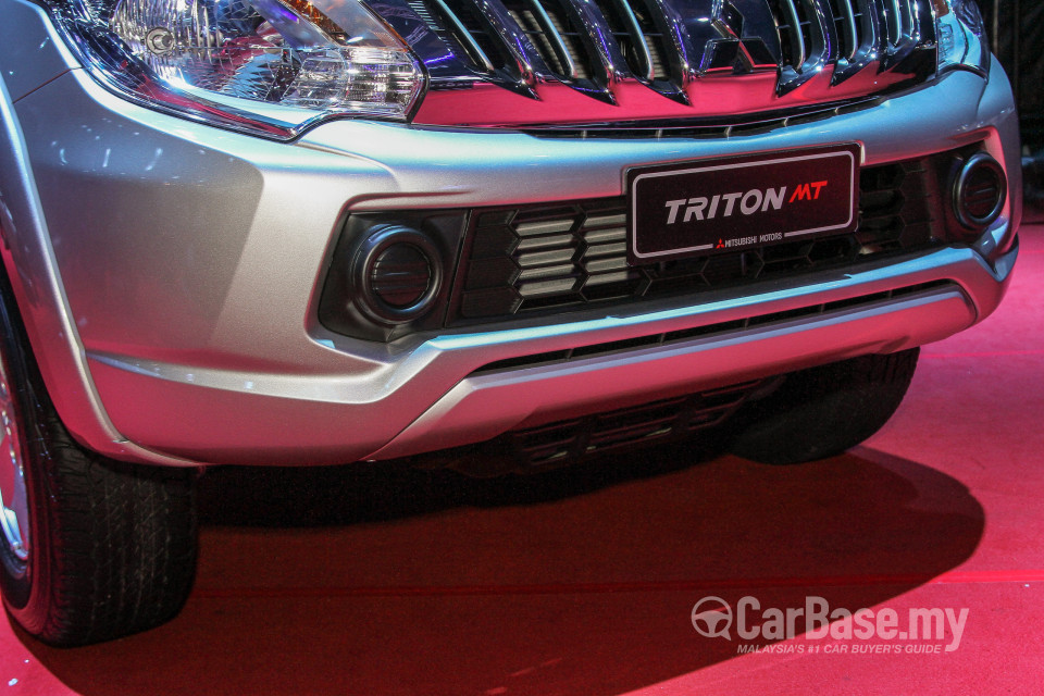 Mitsubishi Triton Mk2 (2015) Exterior