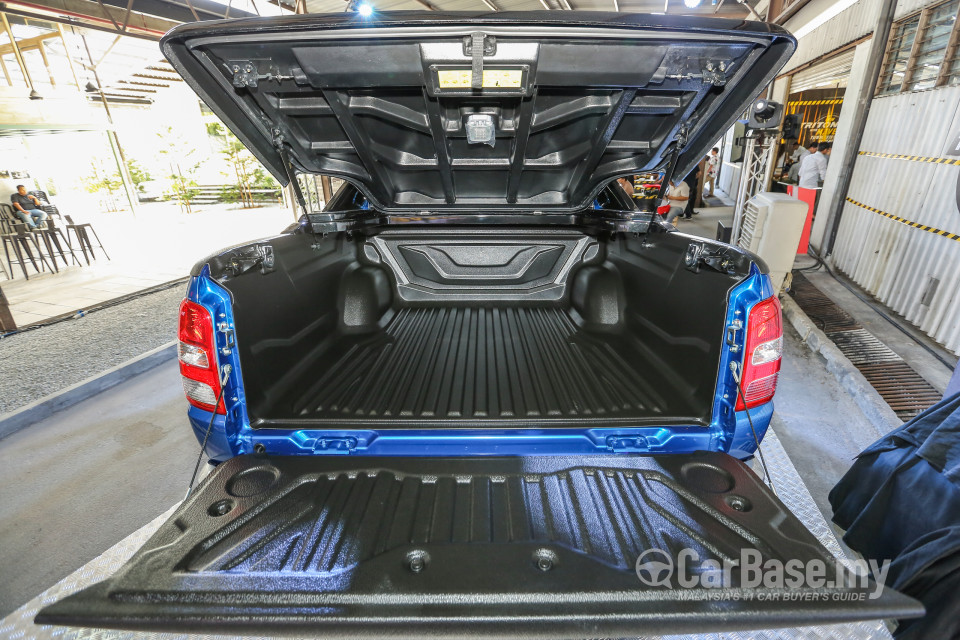 Mitsubishi Triton Mk2 (2015) Exterior