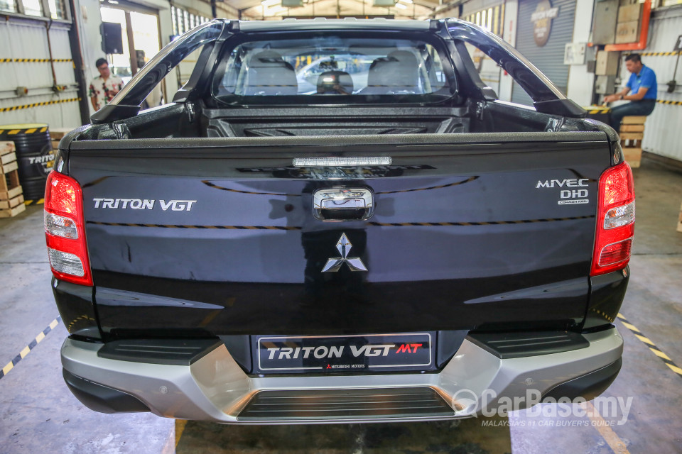 Mitsubishi Triton Mk2 (2015) Exterior