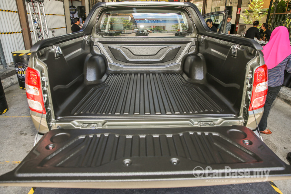 Mitsubishi Triton Mk2 (2015) Exterior