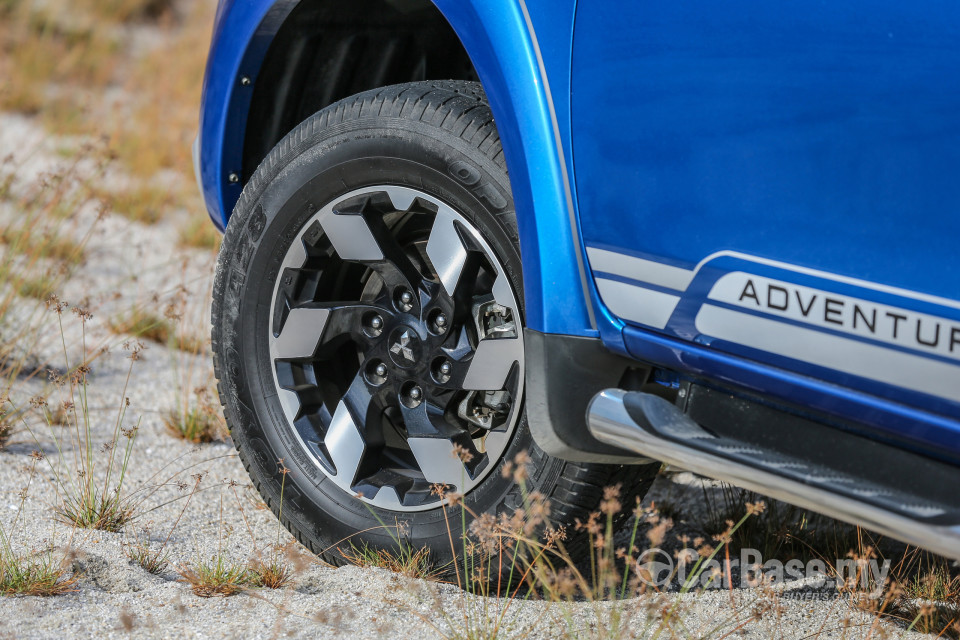 Mitsubishi Triton Mk2 (2015) Exterior
