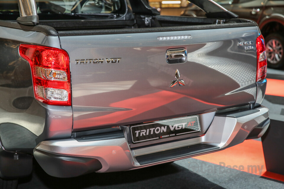 Subaru Outback BN (2015) Exterior