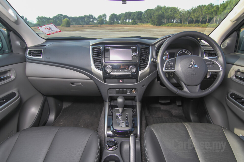 Mercedes-Benz SLC R172 Facelift (2016) Interior