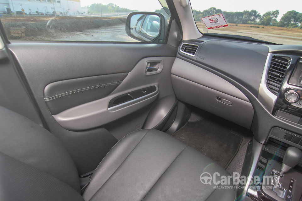 Mitsubishi Triton Mk2 (2015) Interior