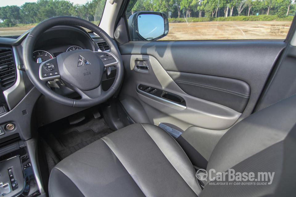 Mitsubishi Triton Mk2 (2015) Interior