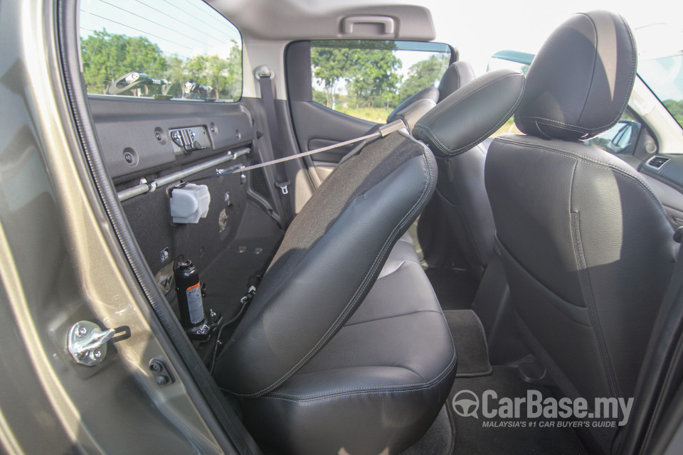 Mitsubishi Triton Mk2 (2015) Interior