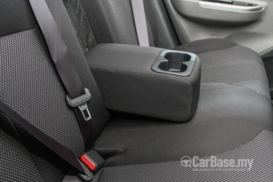 Mitsubishi Triton Mk2 (2015) Interior