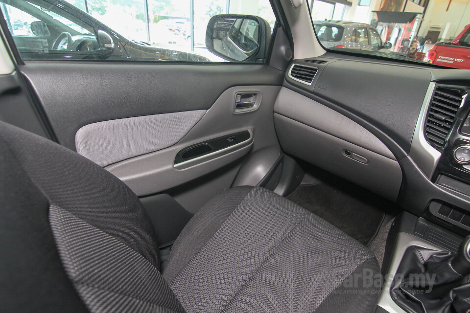 Lexus LS XF50 (2018) Interior