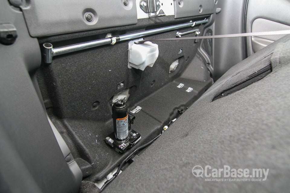 Mitsubishi Triton Mk2 (2015) Interior