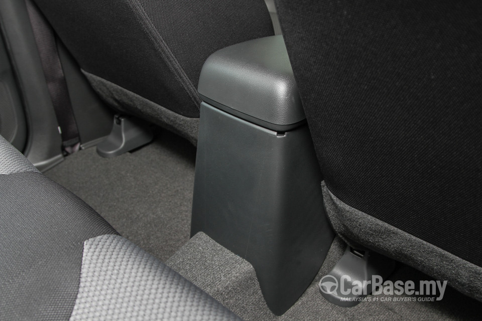 Mitsubishi Triton Mk2 (2015) Interior