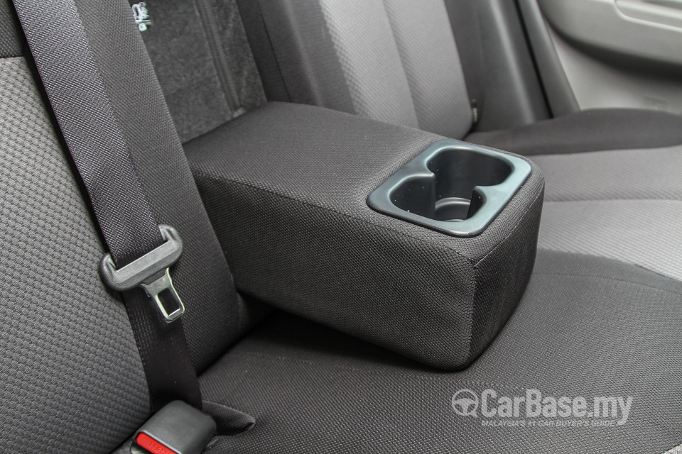Mitsubishi Triton Mk2 (2015) Interior