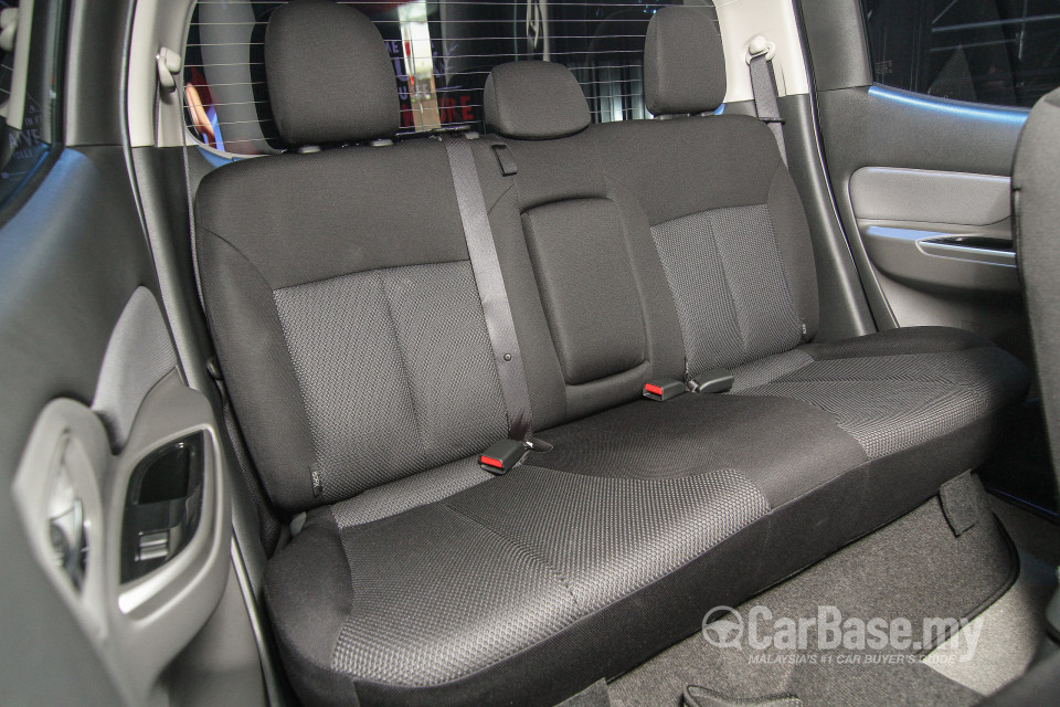 Mitsubishi Triton Mk2 (2015) Interior