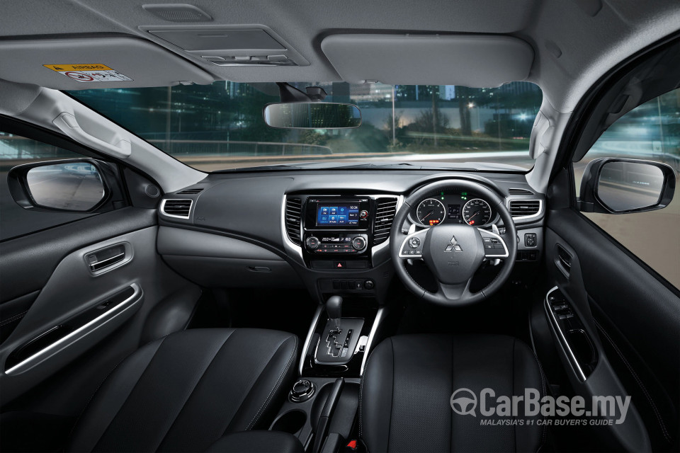 Mitsubishi Triton Mk2 (2015) Interior