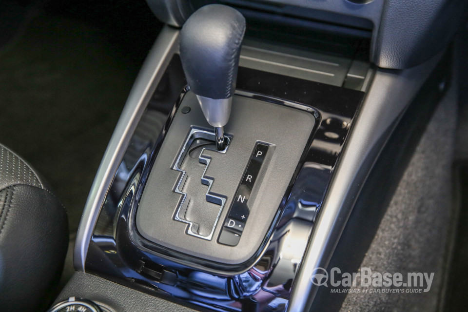 Mitsubishi Triton Mk2 (2015) Interior