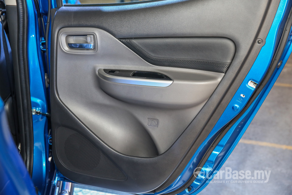 Mitsubishi Triton Mk2 (2015) Interior
