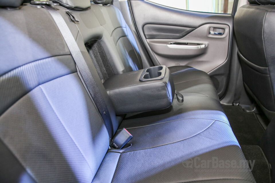 Toyota Innova AN140 (2016) Interior