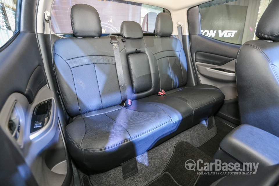 Mitsubishi Triton Mk2 (2015) Interior