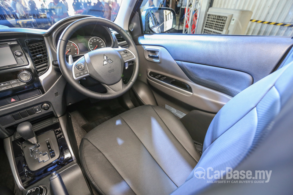 Mitsubishi Triton Mk2 (2015) Interior