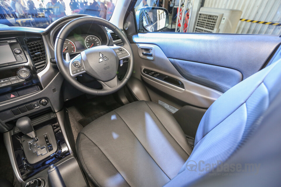 Perodua Aruz D38L (2019) Interior