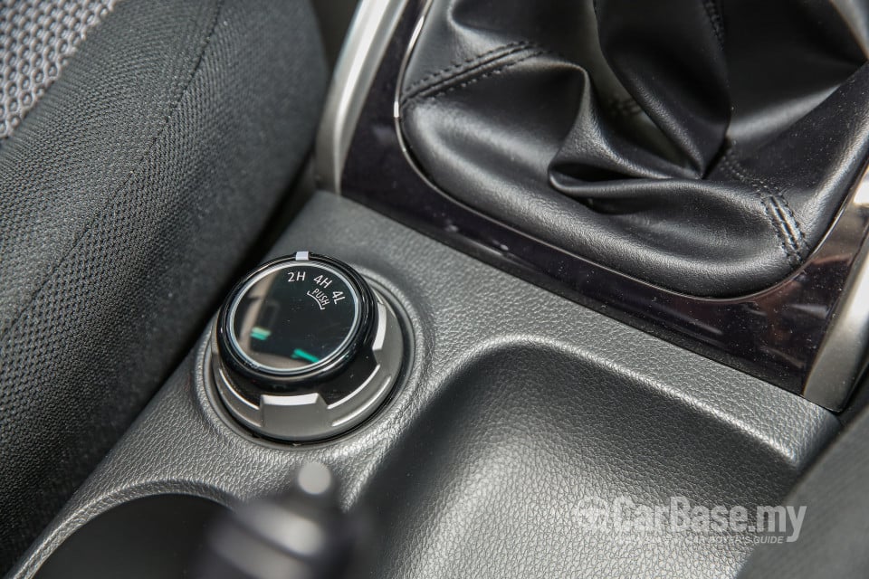 Mitsubishi Triton Mk2 (2015) Interior
