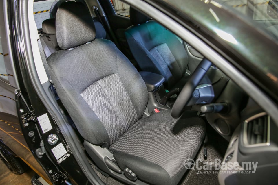 Mitsubishi Triton Mk2 (2015) Interior