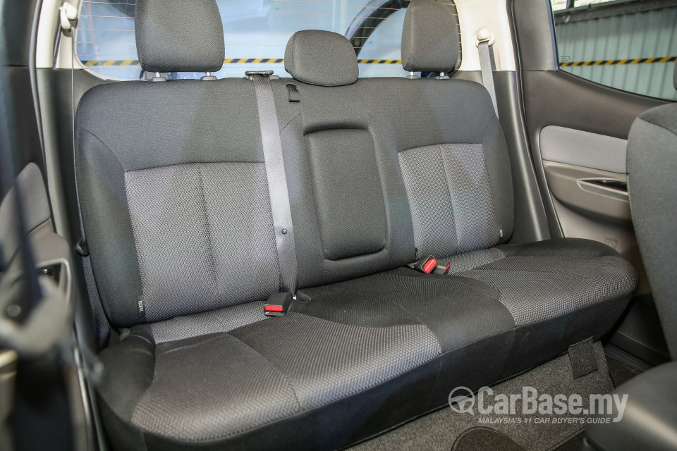 Mitsubishi Triton Mk2 (2015) Interior