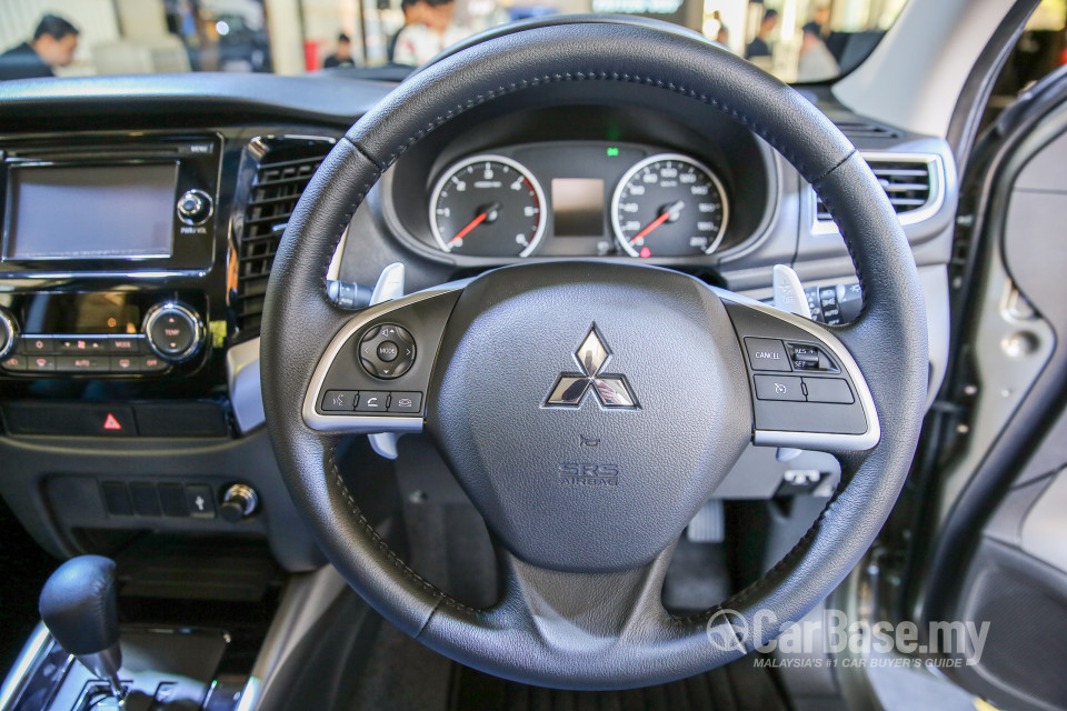 Mitsubishi Triton Mk2 (2015) Interior