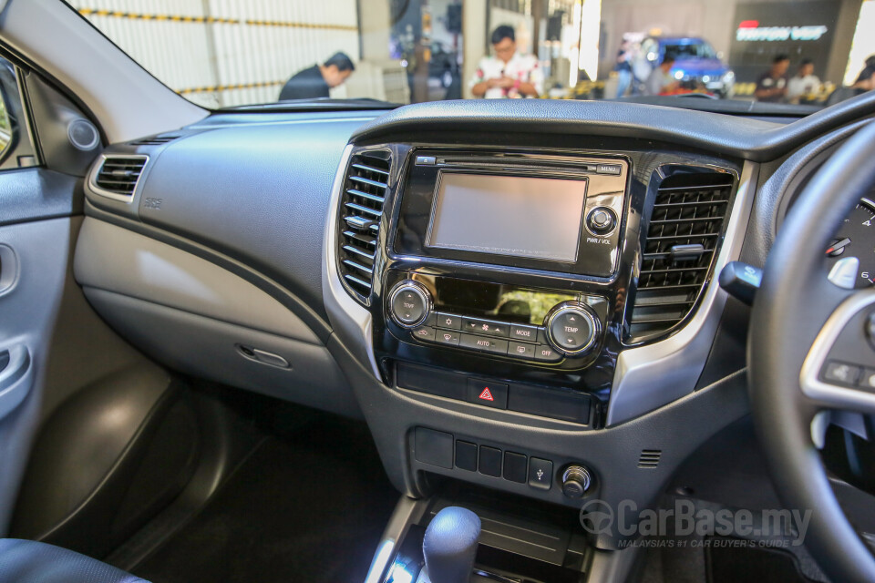 Land Rover Range Rover L405 (2013) Interior