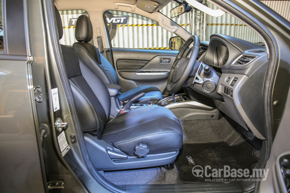 Mitsubishi Triton Mk2 (2015) Interior