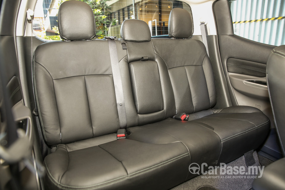 Mitsubishi Triton Mk2 (2015) Interior