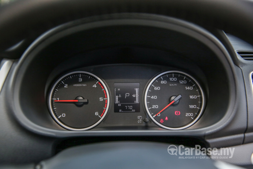 Mitsubishi Triton Mk2 (2015) Interior