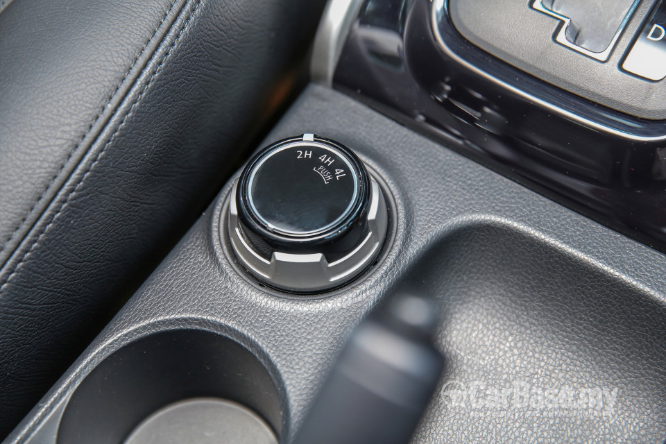 Mitsubishi Triton Mk2 (2015) Interior