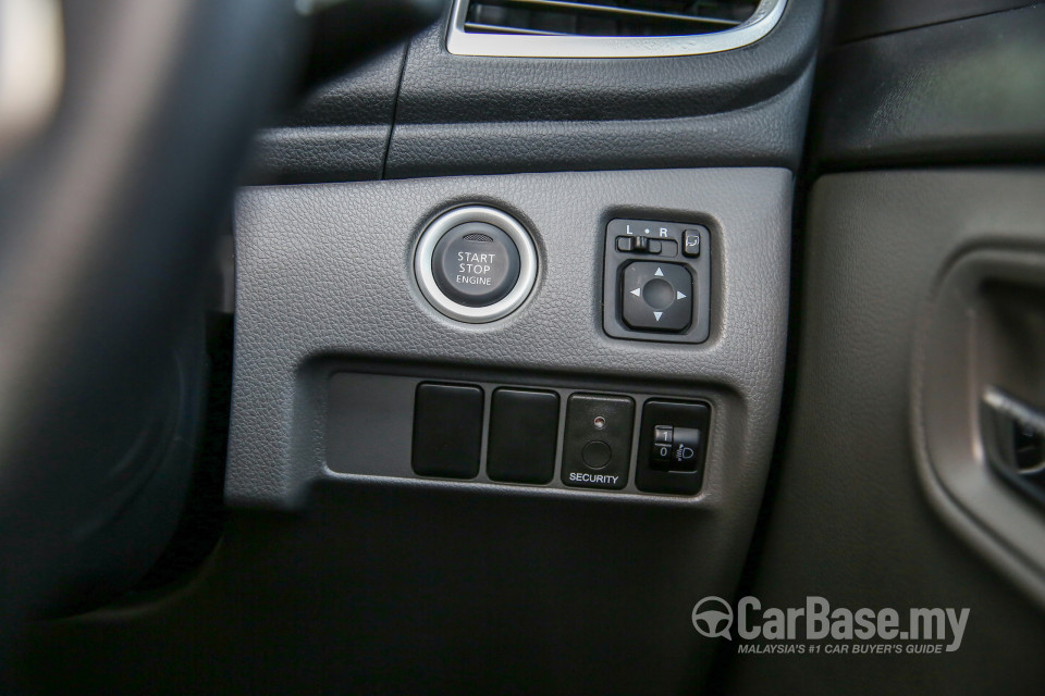 Mitsubishi Triton Mk2 (2015) Interior