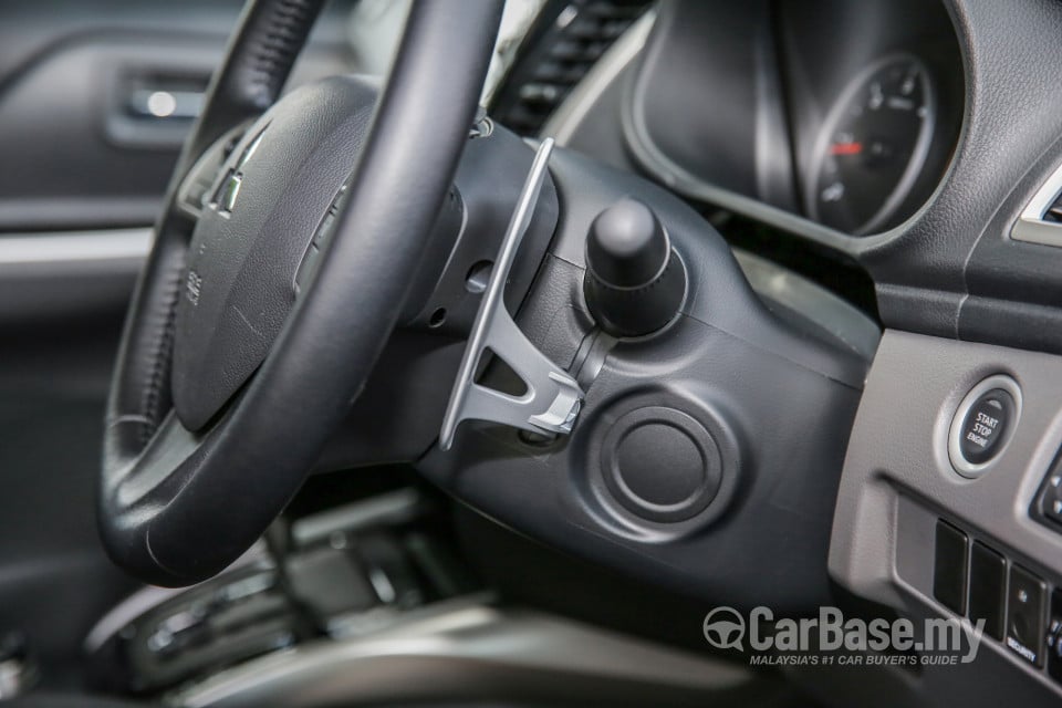 Mitsubishi Triton Mk2 (2015) Interior