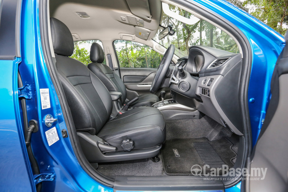 Mitsubishi Triton Mk2 (2015) Interior