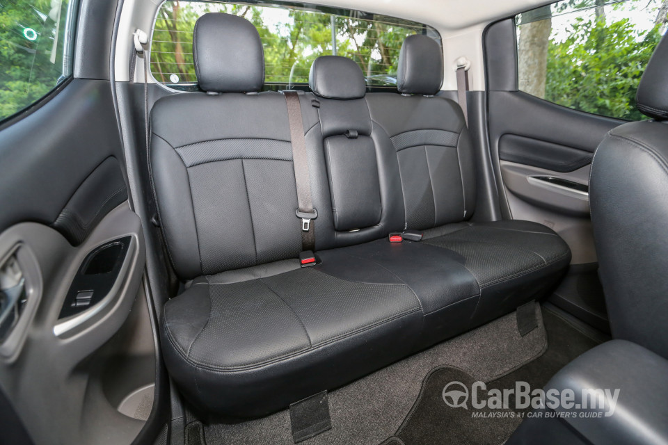 Mitsubishi Triton Mk2 (2015) Interior