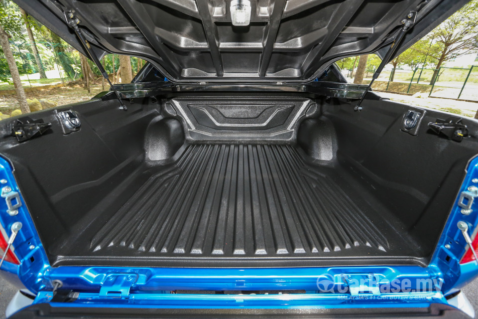 Mitsubishi Triton Mk2 (2015) Interior