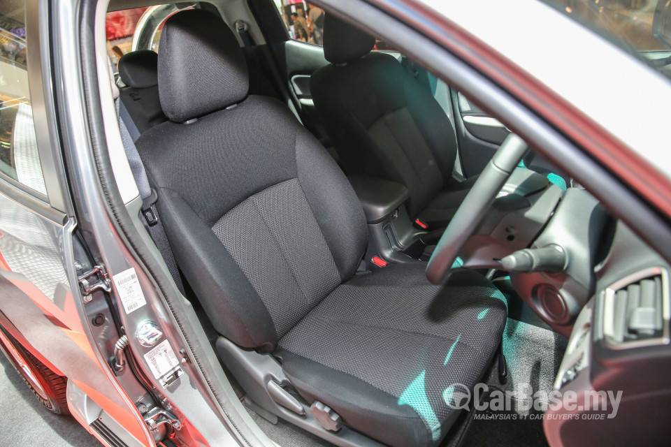 Mitsubishi Triton Mk2 (2015) Interior