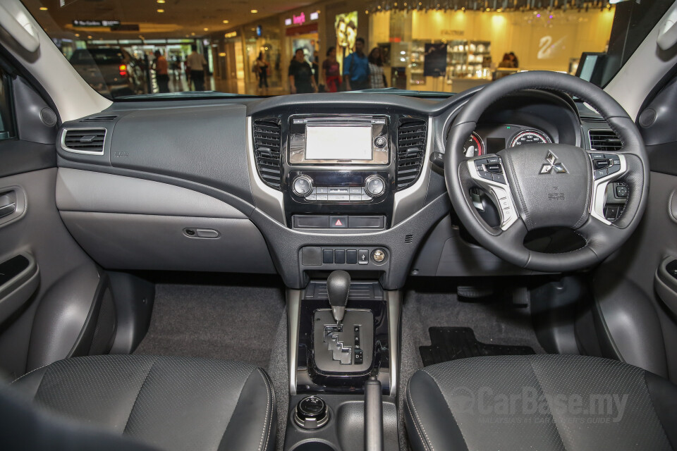 Honda Civic FC (2016) Interior