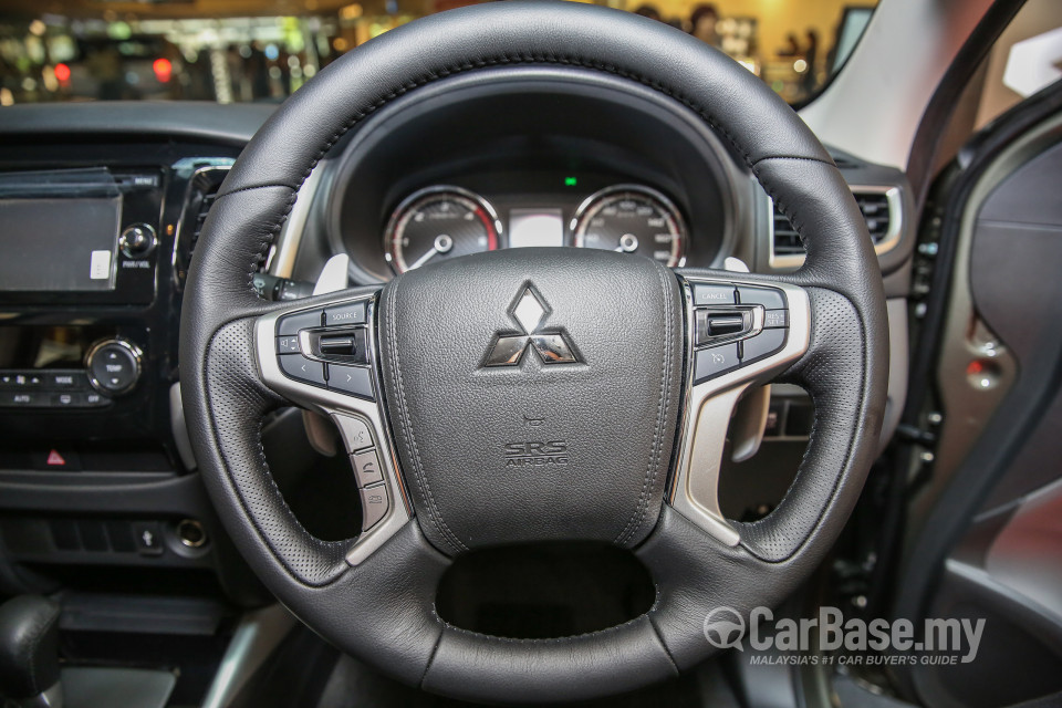Mitsubishi Triton Mk2 (2015) Interior