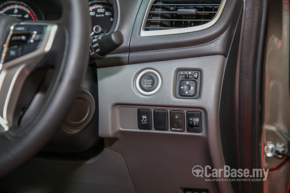 Mitsubishi Triton Mk2 (2015) Interior