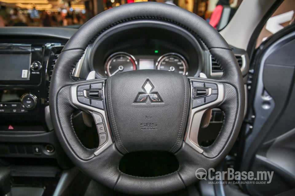 Mitsubishi Triton Mk2 (2015) Interior