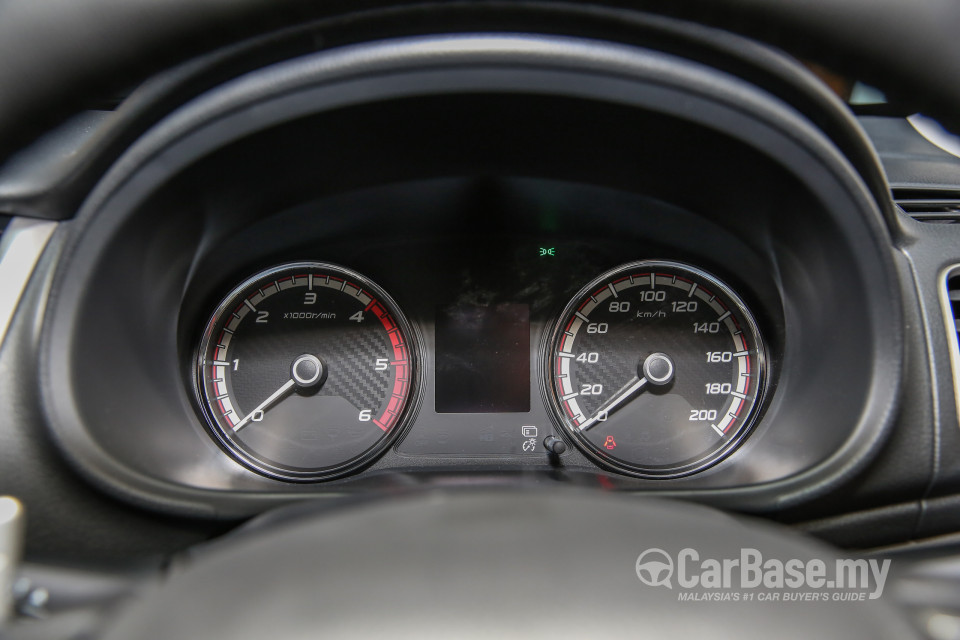Mitsubishi Triton Mk2 (2015) Interior