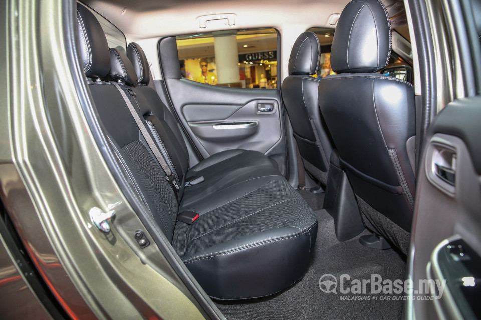 Mitsubishi Triton Mk2 (2015) Interior