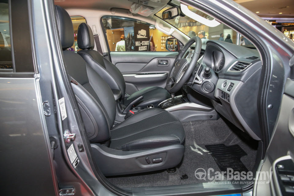 Mitsubishi Triton Mk2 (2015) Interior