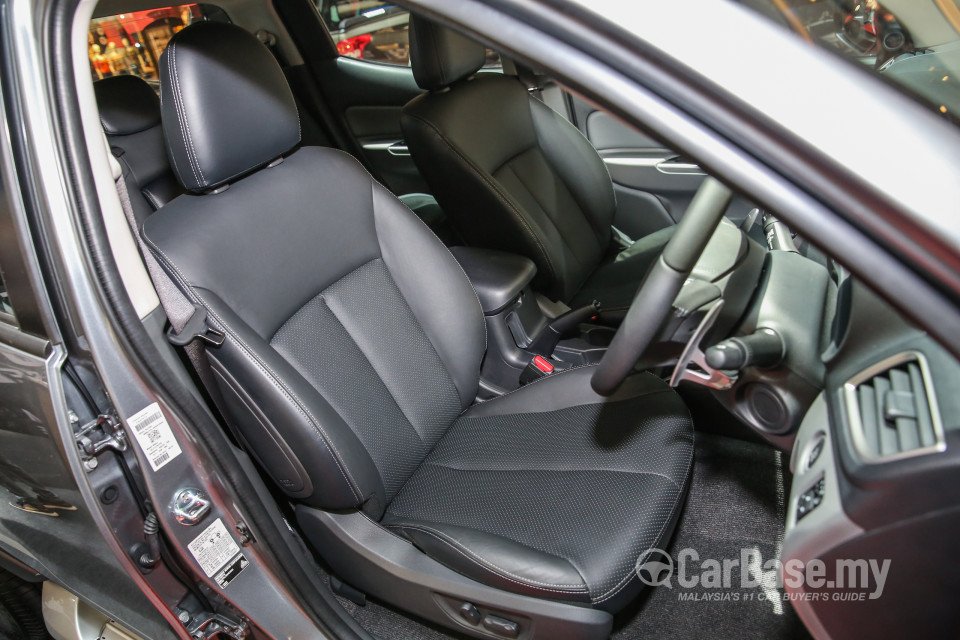 Mitsubishi Triton Mk2 (2015) Interior