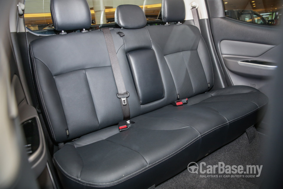 Mitsubishi Triton Mk2 (2015) Interior