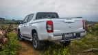 Mitsubishi Triton Exterior photo